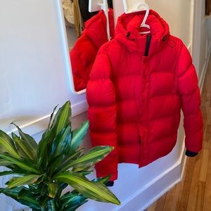 Aritzia Super puff jacket original lenght, in catalina red